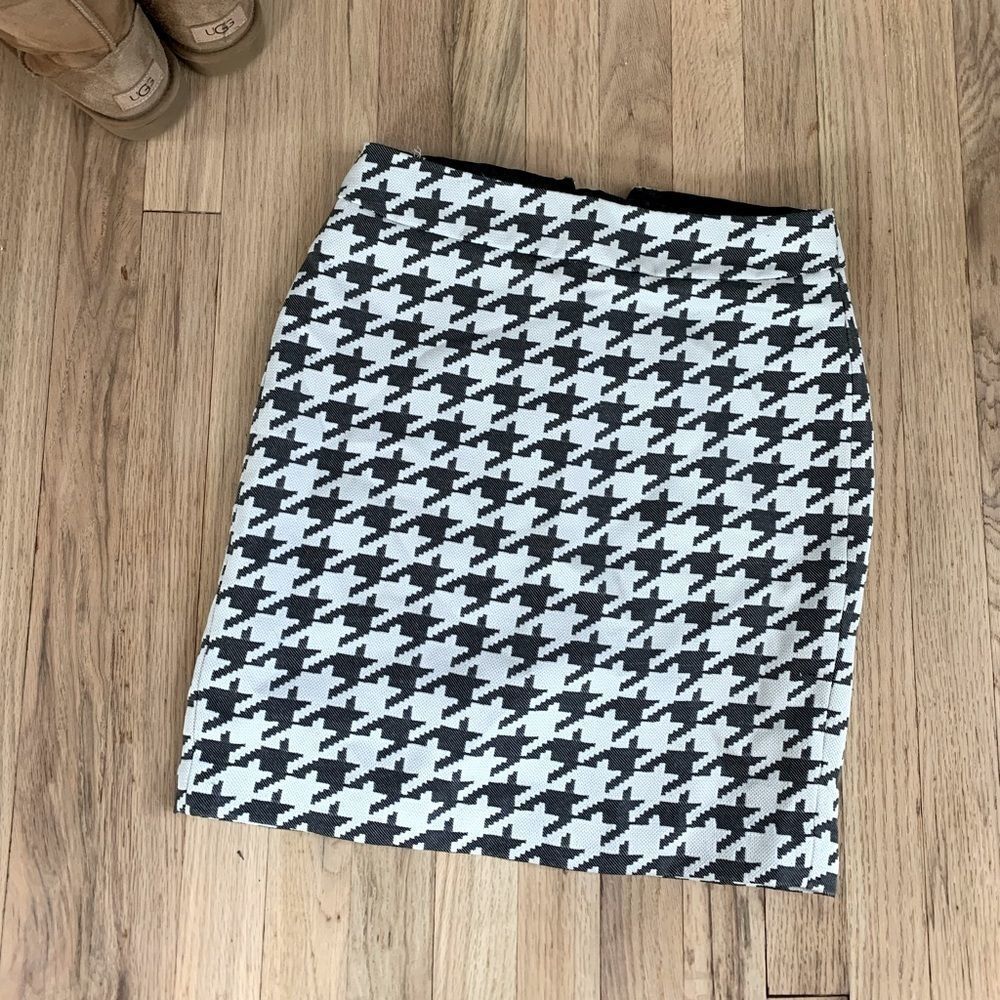 BANANA REPUBLIC Unique Design - MIDI Skirt